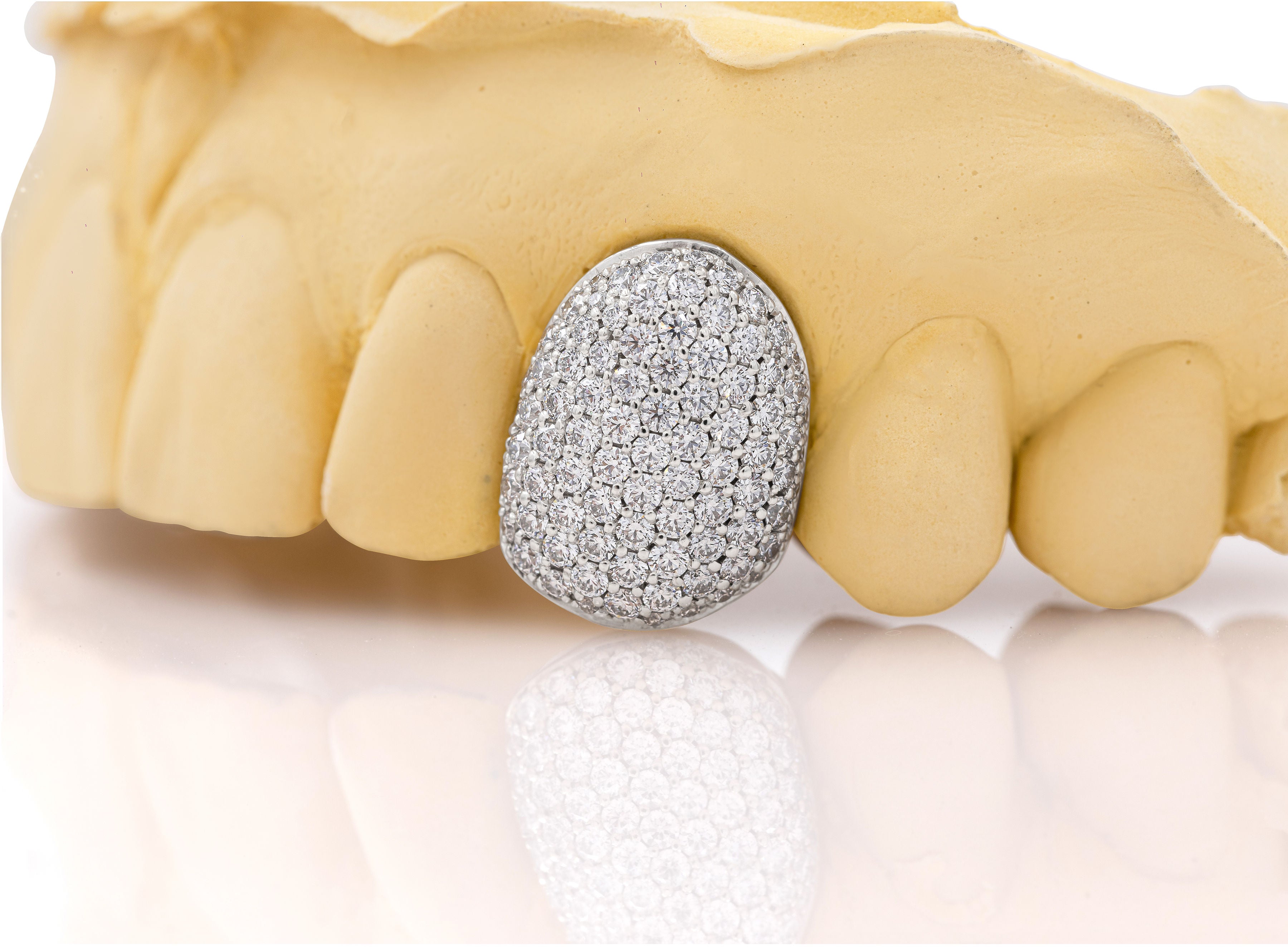 Pavé diamond grillz